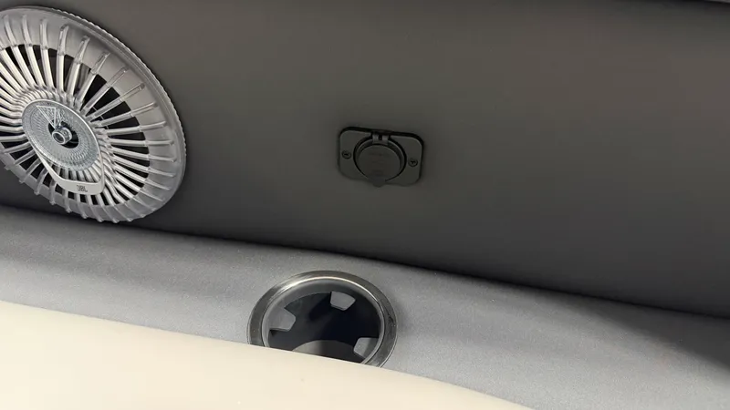 Slide: The Image of Barletta CABRIO24QC 2027 - 17