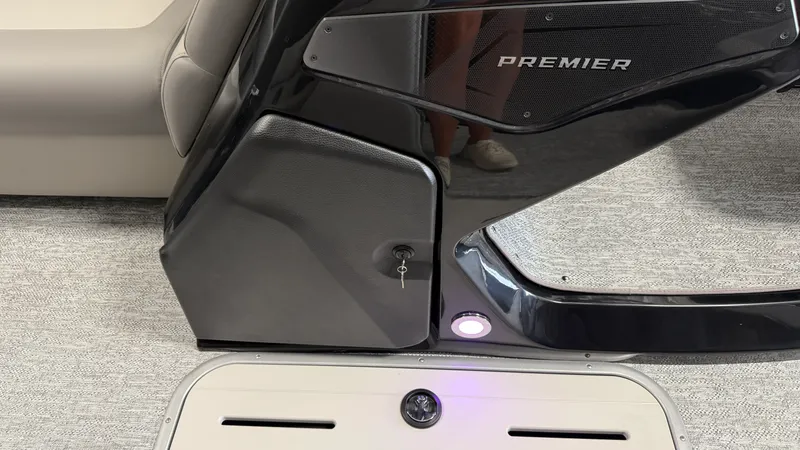 Slide: The Image of Premier 230SUNSATION 2027 - 35