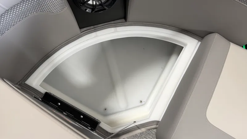 Slide: The Image of Premier 230SUNSATION 2027 - 14