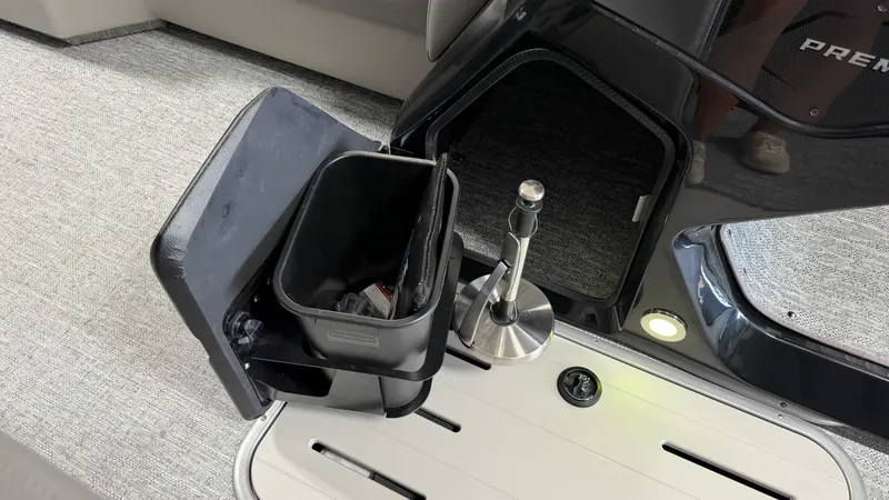 Slide: The Image of Premier 230SUNSATION 2027 - 36