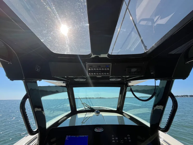 Slide: The Image of Scout 355 LXF 2024 - 20