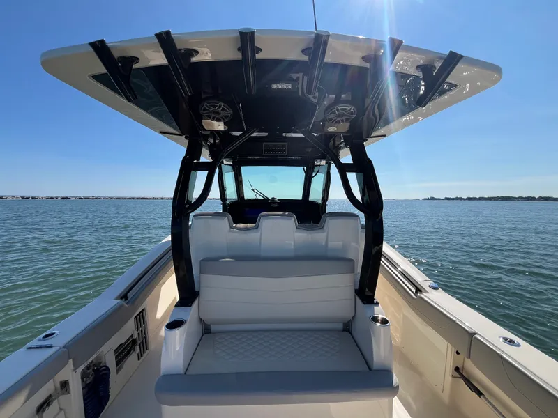 Slide: The Image of Scout 355 LXF 2024 - 14