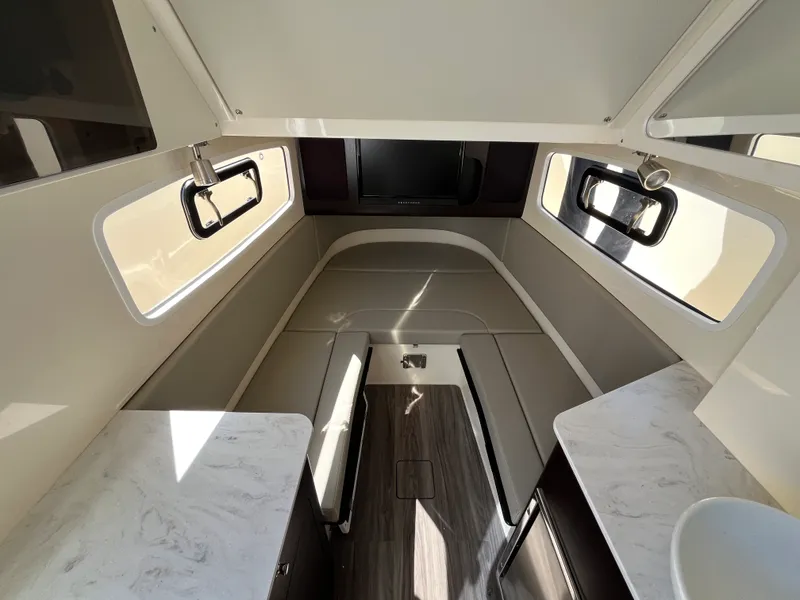 Slide: The Image of Scout 355 LXF 2024 - 23