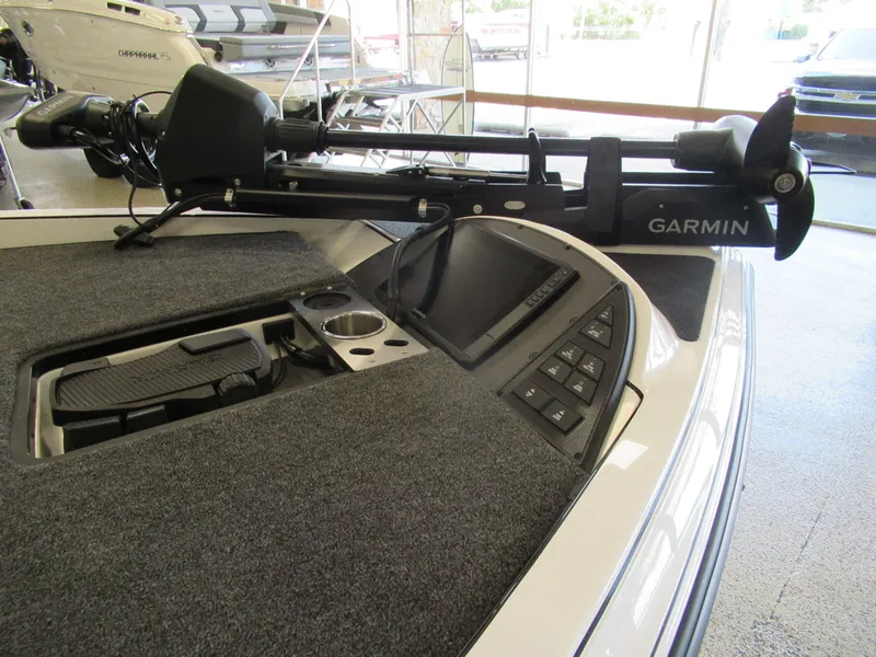 Slide: The Image of Caymas CX 20 PRO 2026 - 3