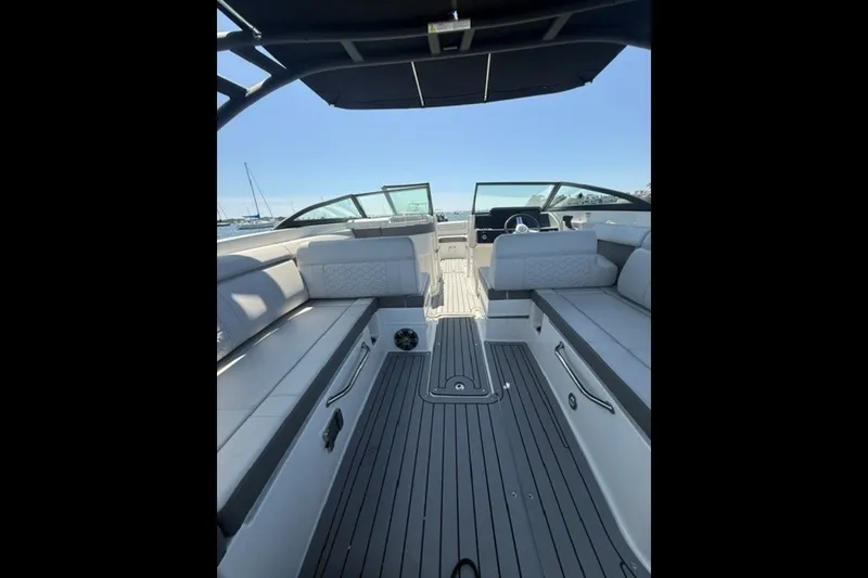 Slide: The Image of Sea Ray 270 SDX OB 2021 - 6