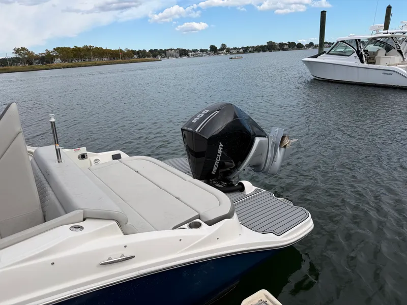 Slide: The Image of Sea Ray 270 SDX OB 2021 - 7