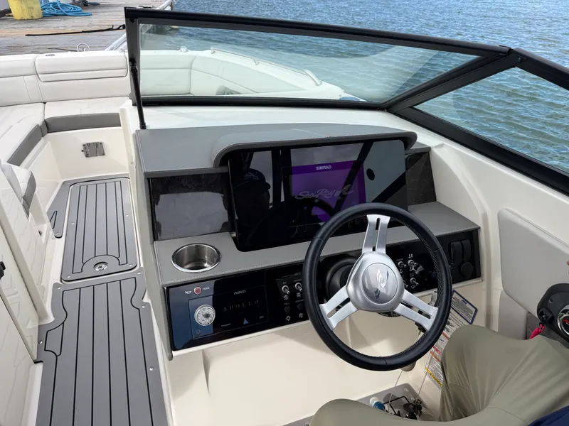 Slide: The Image of Sea Ray 270 SDX OB 2021 - 10