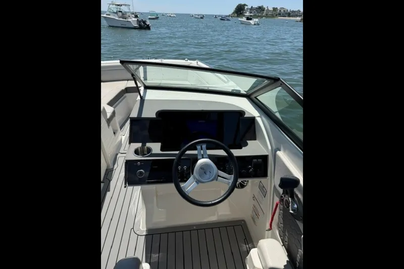 Slide: The Image of Sea Ray 270 SDX OB 2021 - 3