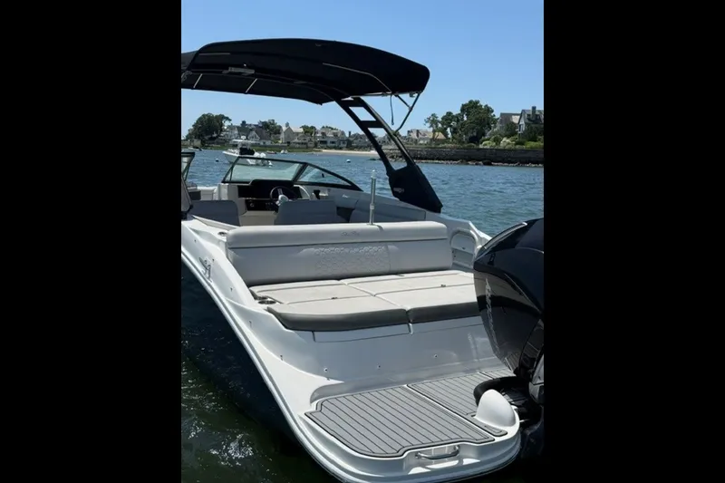 Slide: The Image of Sea Ray 270 SDX OB 2021 - 2