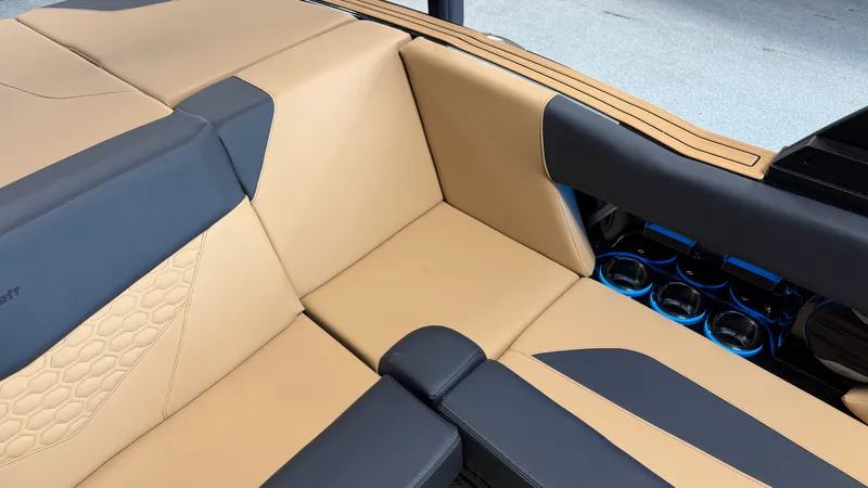 Slide: The Image of Mastercraft NXT20 2027 - 30