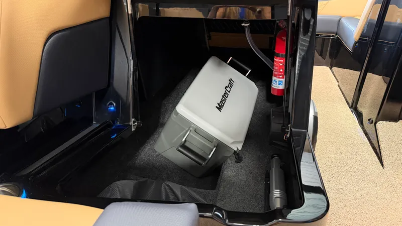 Slide: The Image of Mastercraft NXT20 2027 - 42