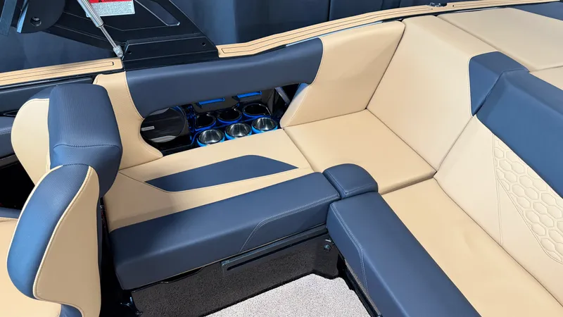Slide: The Image of Mastercraft NXT20 2027 - 19