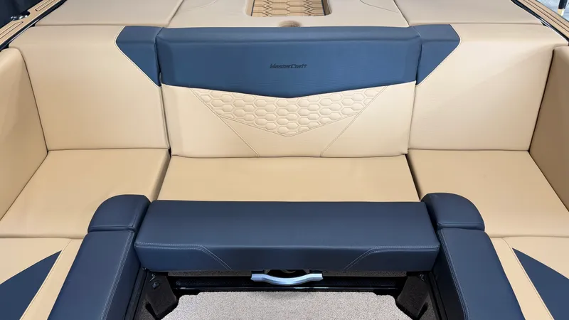 Slide: The Image of Mastercraft NXT20 2027 - 27