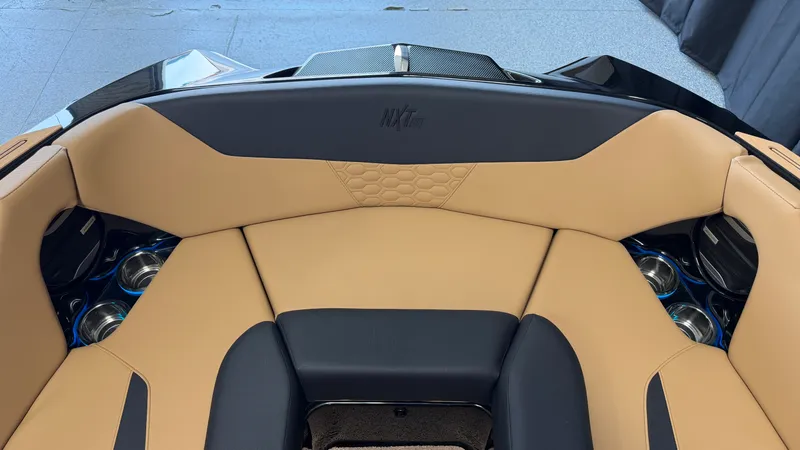 Slide: The Image of Mastercraft NXT20 2027 - 76