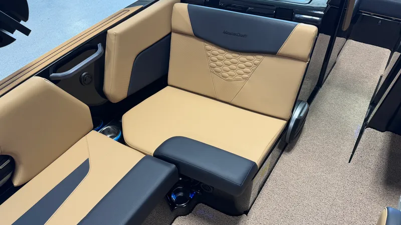 Slide: The Image of Mastercraft NXT20 2027 - 39