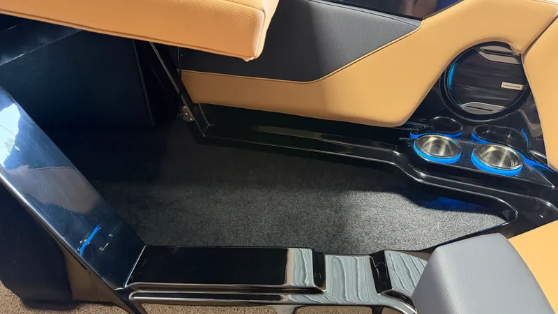 Slide: The Image of Mastercraft NXT20 2027 - 72