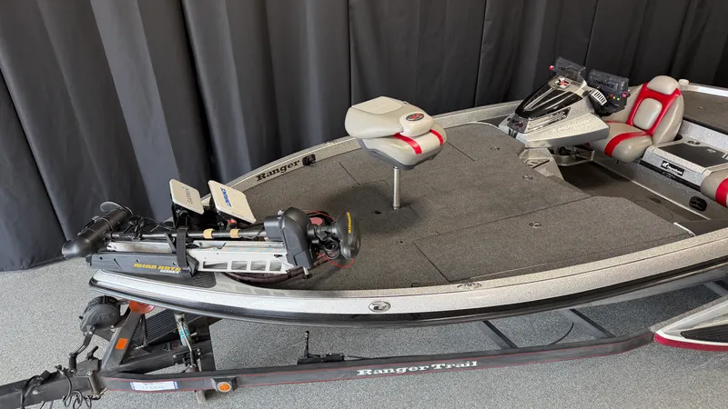 Slide: The Image of Ranger Tug Z520C 2015 - 4