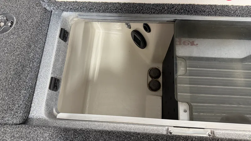 Slide: The Image of Ranger Tug Z520C 2015 - 23