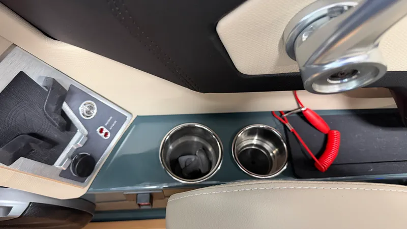 Slide: The Image of Mastercraft XT24 2027 - 72