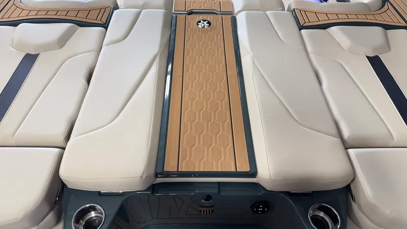Slide: The Image of Mastercraft XT24 2027 - 21