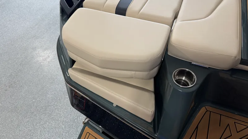 Slide: The Image of Mastercraft XT24 2027 - 11
