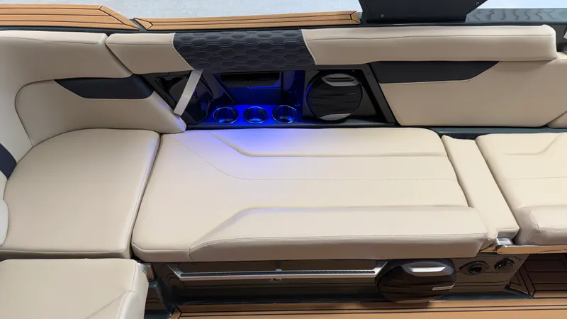 Slide: The Image of Mastercraft XT24 2027 - 43