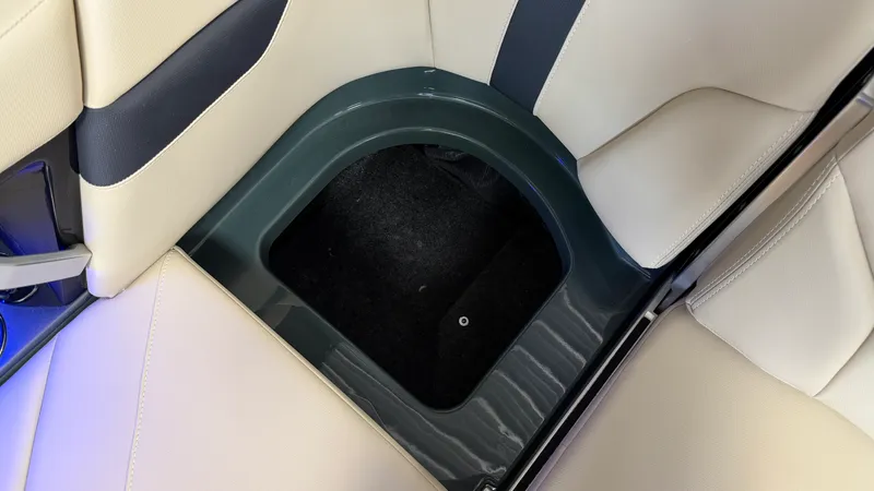 Slide: The Image of Mastercraft XT24 2027 - 36