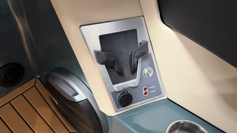 Slide: The Image of Mastercraft XT24 2027 - 74