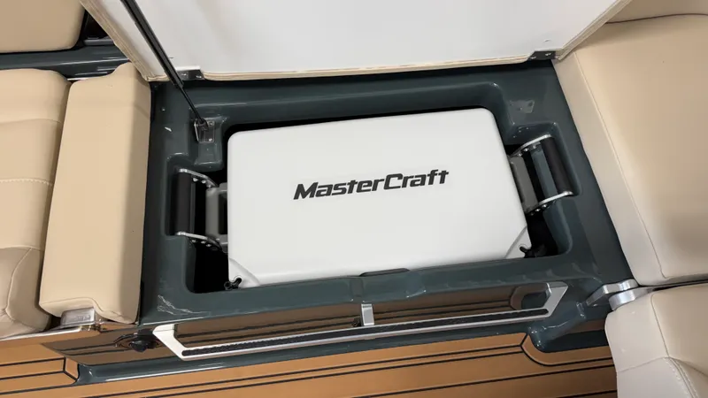 Slide: The Image of Mastercraft XT24 2027 - 34