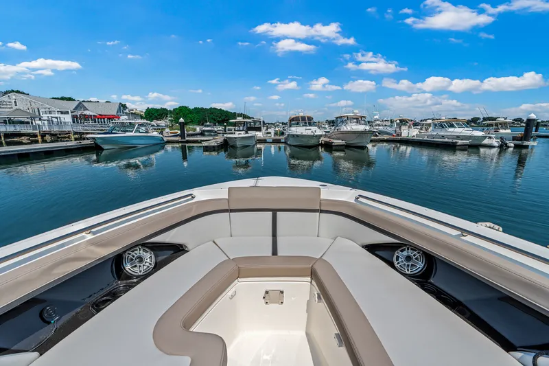 Slide: The Image of Boston Whaler 330 Vantage 2027 - 30