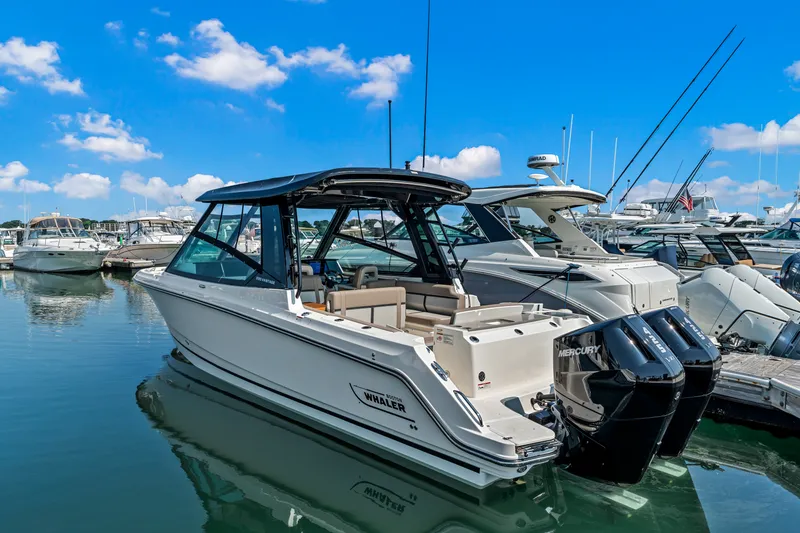 Slide: The Image of Boston Whaler 330 Vantage 2027 - 3