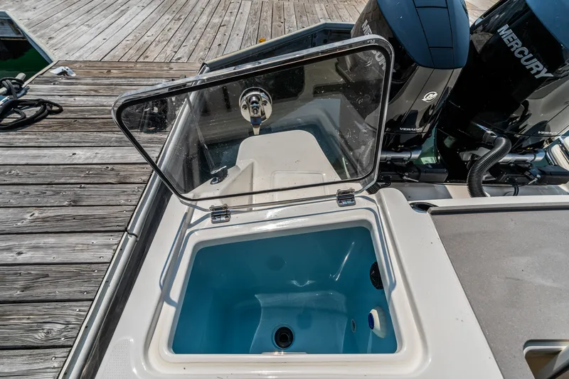 Slide: The Image of Boston Whaler 330 Vantage 2027 - 7