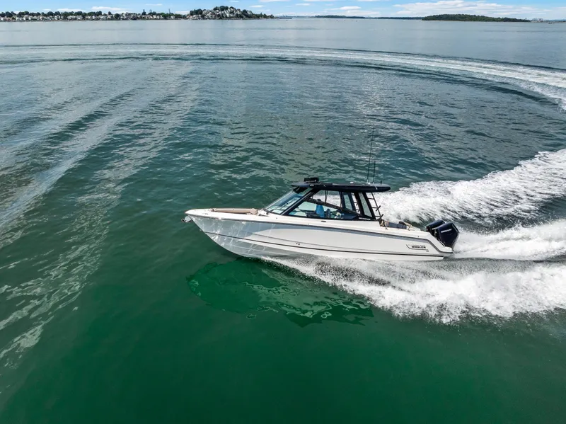 Slide: The Image of Boston Whaler 330 Vantage 2027 - 37