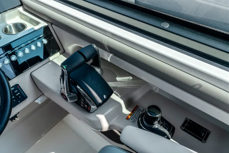 Slide: The Image of Boston Whaler 330 Vantage 2027 - 23