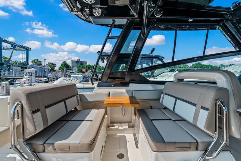 Slide: The Image of Boston Whaler 330 Vantage 2027 - 13