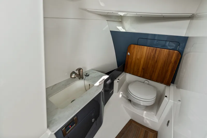 Slide: The Image of Boston Whaler 330 Vantage 2027 - 27