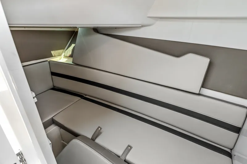 Slide: The Image of Boston Whaler 330 Vantage 2027 - 28