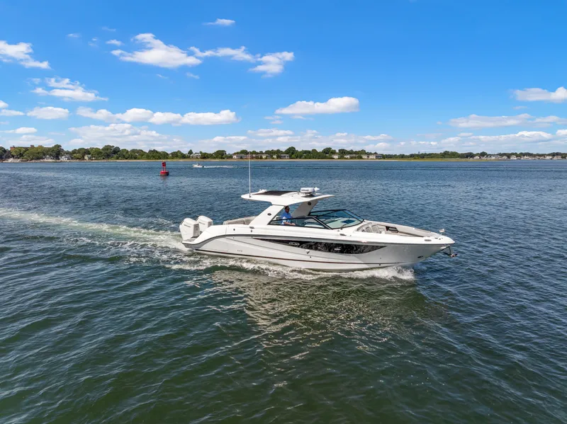 The Image of Sea Ray SLX 400 Outboard 2026 - 3