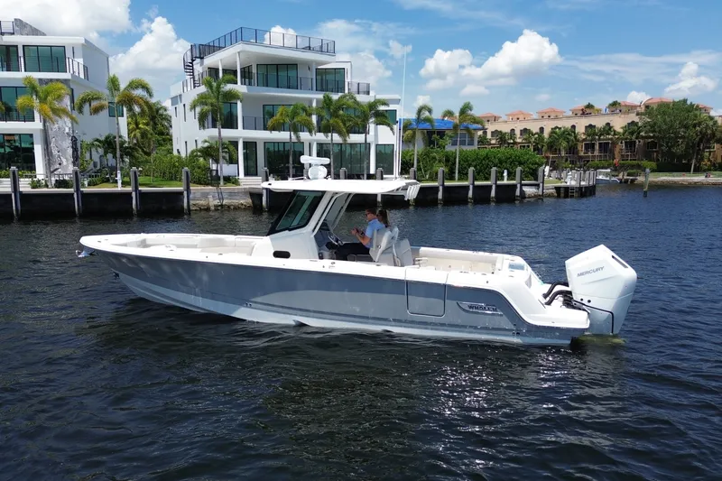 Slide: The Image of Boston Whaler 330 Outrage 2026 - 9