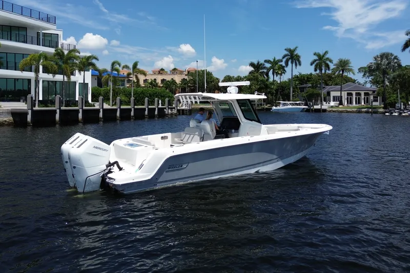 Slide: The Image of Boston Whaler 330 Outrage 2026 - 3