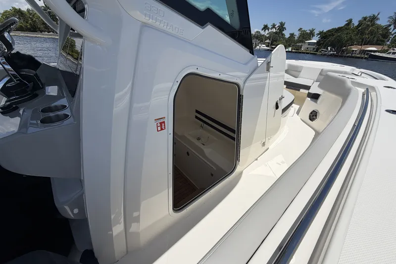 Slide: The Image of Boston Whaler 330 Outrage 2026 - 55