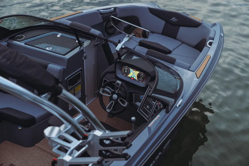 Slide: The Image of Mastercraft XT22 2025 - 6