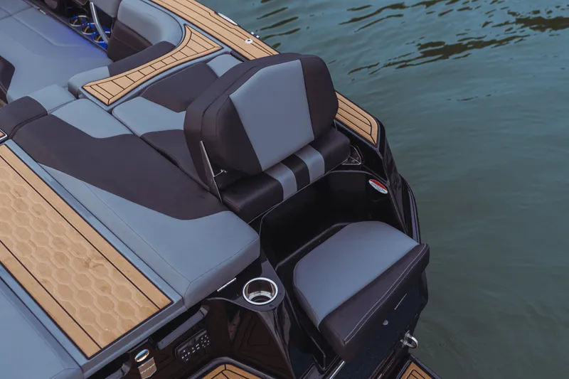 Slide: The Image of Mastercraft XT22 2025 - 10