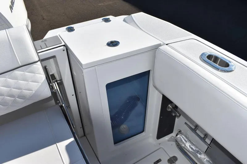 Slide: The Image of Blackfin 272CC 2023 - 52