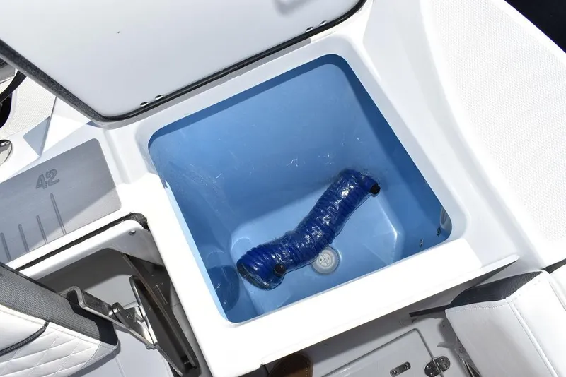 Slide: The Image of Blackfin 272CC 2023 - 53