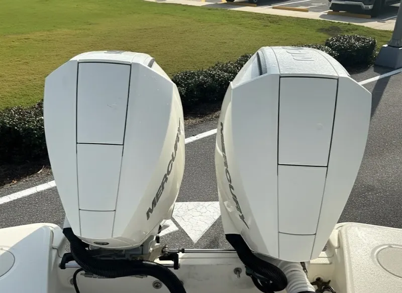 Slide: The Image of Boston Whaler 270 Dauntless 2019 - 27