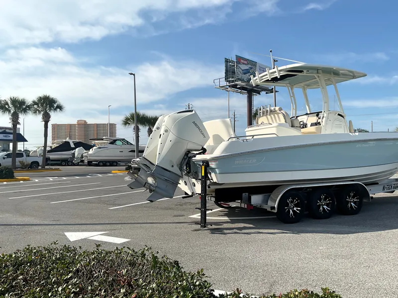 Slide: The Image of Boston Whaler 270 Dauntless 2019 - 31
