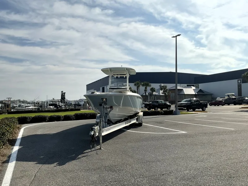 Slide: The Image of Boston Whaler 270 Dauntless 2019 - 4