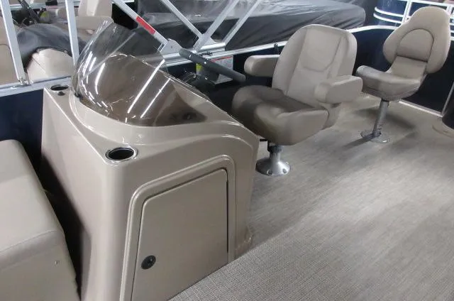 Slide: The Image of 2023 Sylvan MIRAGE 8522 Party Fish 4.0 boat interior with captain's chair and console. - 5