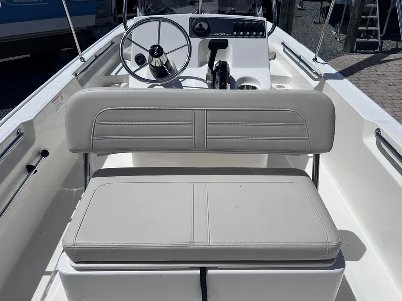 Slide: The Image of Boston Whaler 170 Montauk 2026 - 14